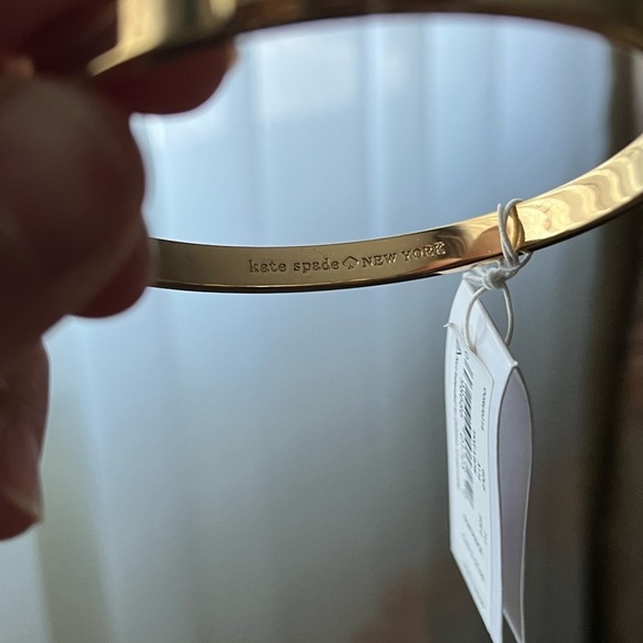 BRAND new Kate Spade bow bracelet with tags on! - Picture 5 of 8